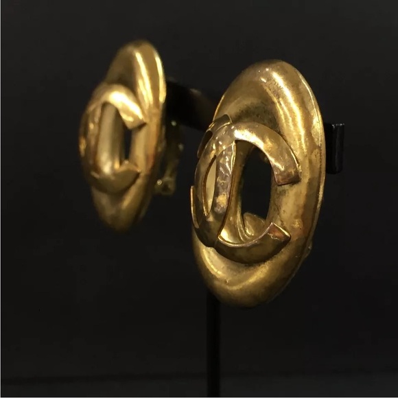 CHANEL CC Logo Gold Tone Earrings - Picture 3 of 8